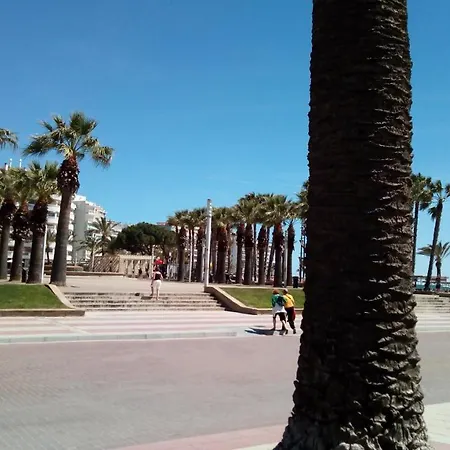 Center Near Port Aventura 아파트